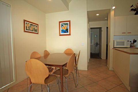 Berrara Lagoon Front Chalet - Accommodation 4U 3