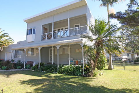 Berrara's Home Away From Home - Accommodation 4U 0