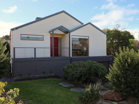 Between The Seas - Pet Friendly! - Accommodation 4U 1