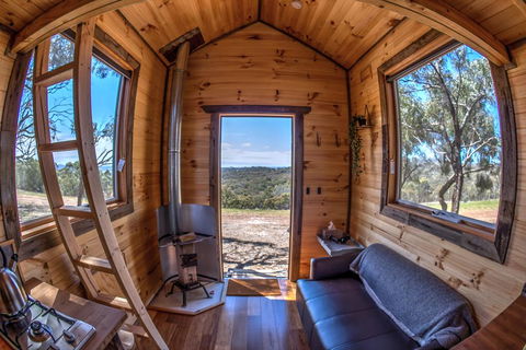 Big Tiny Seven Hills Tiny House, Tallarook - Accommodation 4U 2