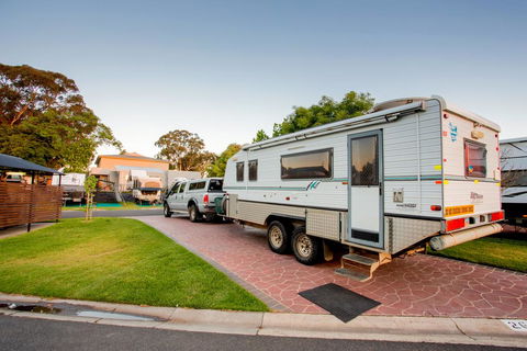 BIG4 Melbourne Holiday Park - Accommodation 4U 2