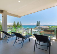Bimbadeen Penthouse - across the road from Main Beach - Accommodation 4U