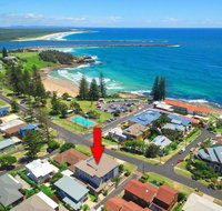 Bimbadeen Unit 3 - across from the beach - lift in complex - Accommodation 4U