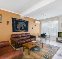 Black Dolphin Waterfront Apartment - Accommodation 4U