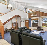 Black Dolphin Waterfront Townhouse - Bay Views - Accommodation 4U