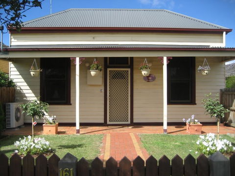 Bloomsbury Cottage - Accommodation 4U 0