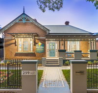 Blue Door Apartments Spacious CBD Apartment - Accommodation 4U