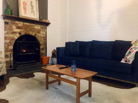 Blue Duck Cottage, Village Comfort, Fireplace - Accommodation 4U 1