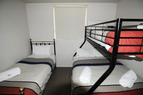 Blues Air 3A - Accommodation 4U 2