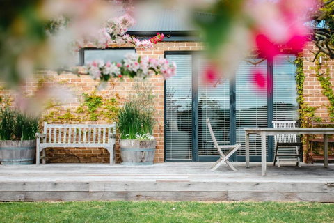 The Lakehouse - Accommodation 4U 1