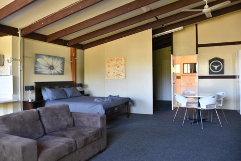 The Studio - Accommodation 4U 0