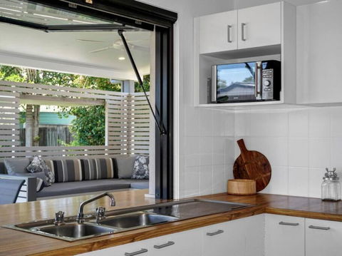 Welcome To The Crab Shack - Accommodation 4U 2