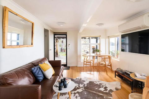 Y Vue - Beachside Apartment With Ocean Views - Accommodation 4U 1