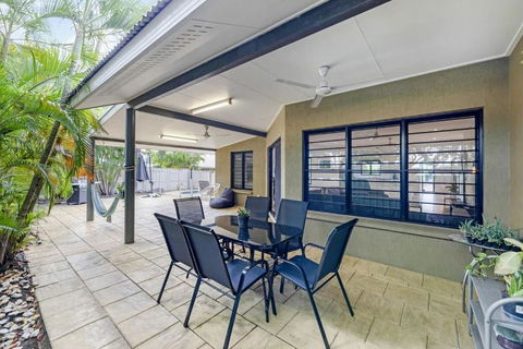 Ah Mat Bungalow - Tropical Darwin Stay With Pool - Accommodation 4U 3