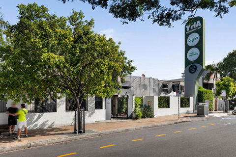 YHA Brisbane City - Accommodation 4U 1