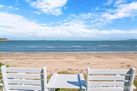 Zilzie Beachfront Getaway - Accommodation 4U 0
