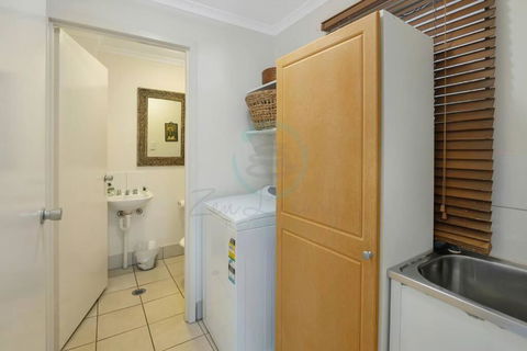 Zen Serene Seascape - Family Pool - BBQ - Markets - Accommodation 4U 2