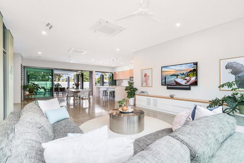 ZenLux Massive 5-BR Holiday Home - Pool - BBQ - Accommodation 4U 2