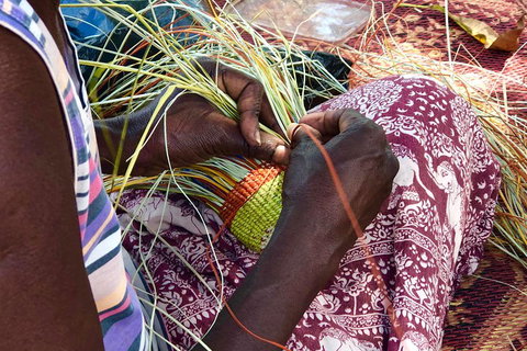 Gay-Wu Woman's 5 Day Yolngu Homeland Tour - Accommodation 4U 4