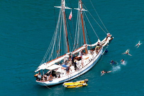 Whitehaven Beach Sailing And Snorkeling Cruise - Accommodation 4U 3