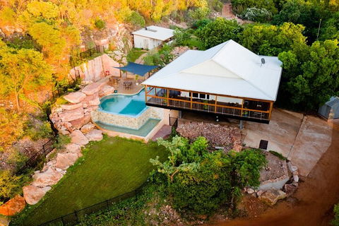 Giant Tides Tour - Cygnet Bay Pearl Farm - Accommodation 4U 5
