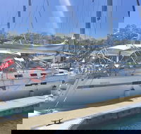 Sailing Curlew Escape on Moreton Bay - Accommodation 4U