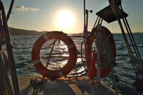 Townsville Small Group Early Morning Sailing Cruise Boat Tour Charter Hire - Accommodation 4U 0