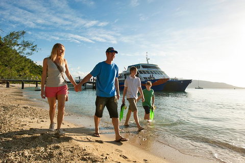 Fitzroy Island Catamaran Transfers From Cairns - Accommodation 4U 3