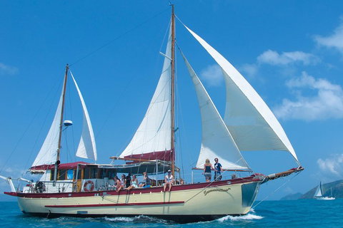 2-Day Whitsundays Sailing Adventure: Summertime - Accommodation 4U 1