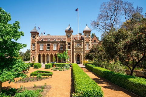 Perth Scavenger Hunt: Perched On A Swan - Accommodation 4U 0